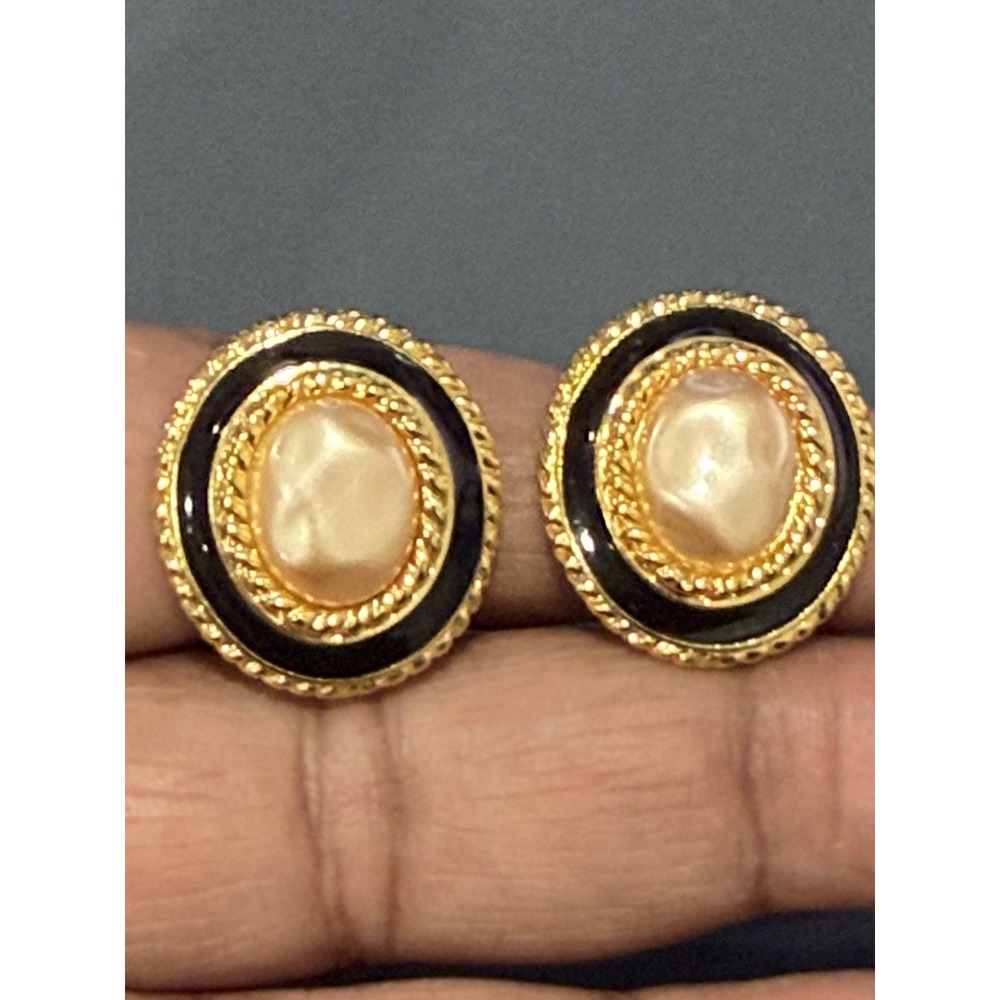 CAROLEE Vintage Imitation Pearl Black Enamel Gold Tone Oval Clip On Earrings